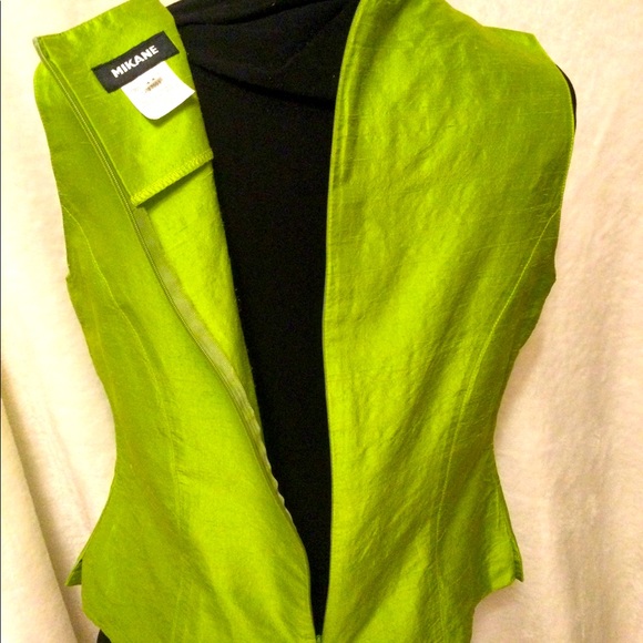 NEON PERIDOT GREEN 100 % PURE SILK BLOUSE-NWOT-RETRO - Picture 3 of 6